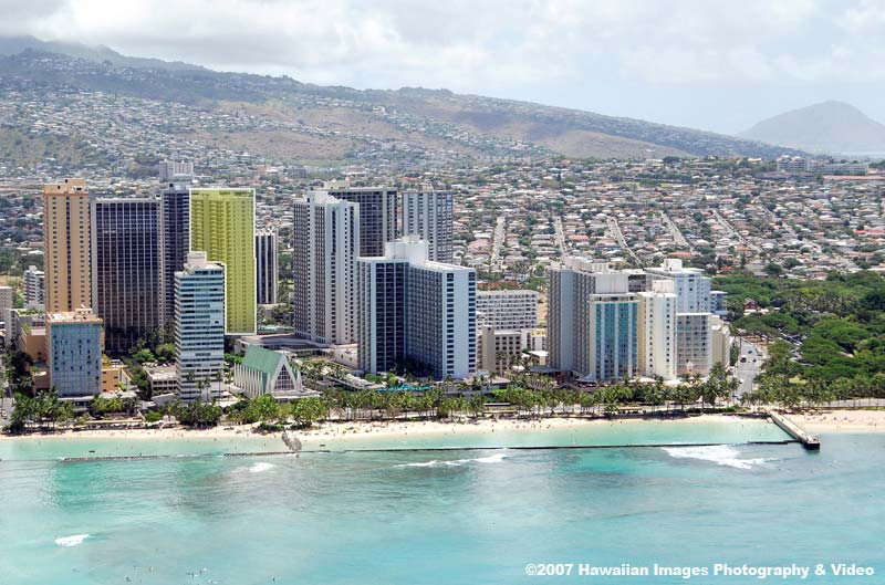 Waikiki Banyan