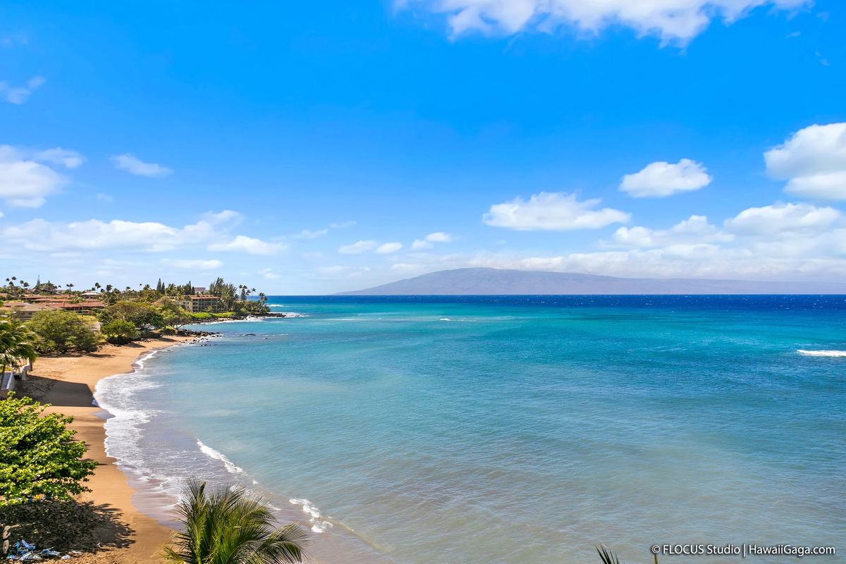 The shoreline at Kahana