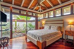 Luxury Home on Golf Course with Pool and Spa