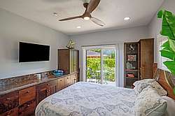 House with AC, Theater Room and Pool