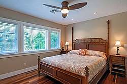 House with AC, Theater Room and Pool