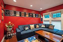 House with AC, Theater Room and Pool