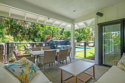 House with AC, Theater Room and Pool