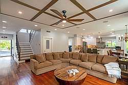 House with AC, Theater Room and Pool