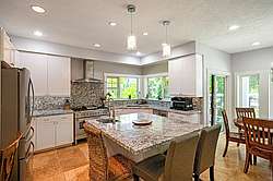 House with AC, Theater Room and Pool