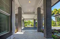 House with AC, Theater Room and Pool