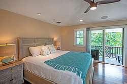 House with AC, Theater Room and Pool