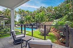 House with AC, Theater Room and Pool
