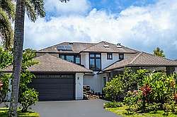 House with AC, Theater Room and Pool