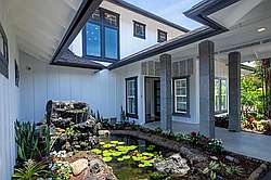 House with AC, Theater Room and Pool