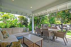 House with AC, Theater Room and Pool