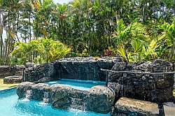 House with AC, Theater Room and Pool