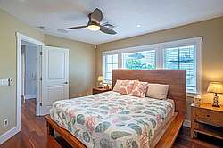 House with AC, Theater Room and Pool