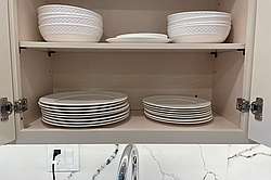 Kihei Akahi Maui Ocean View Condo - Plates